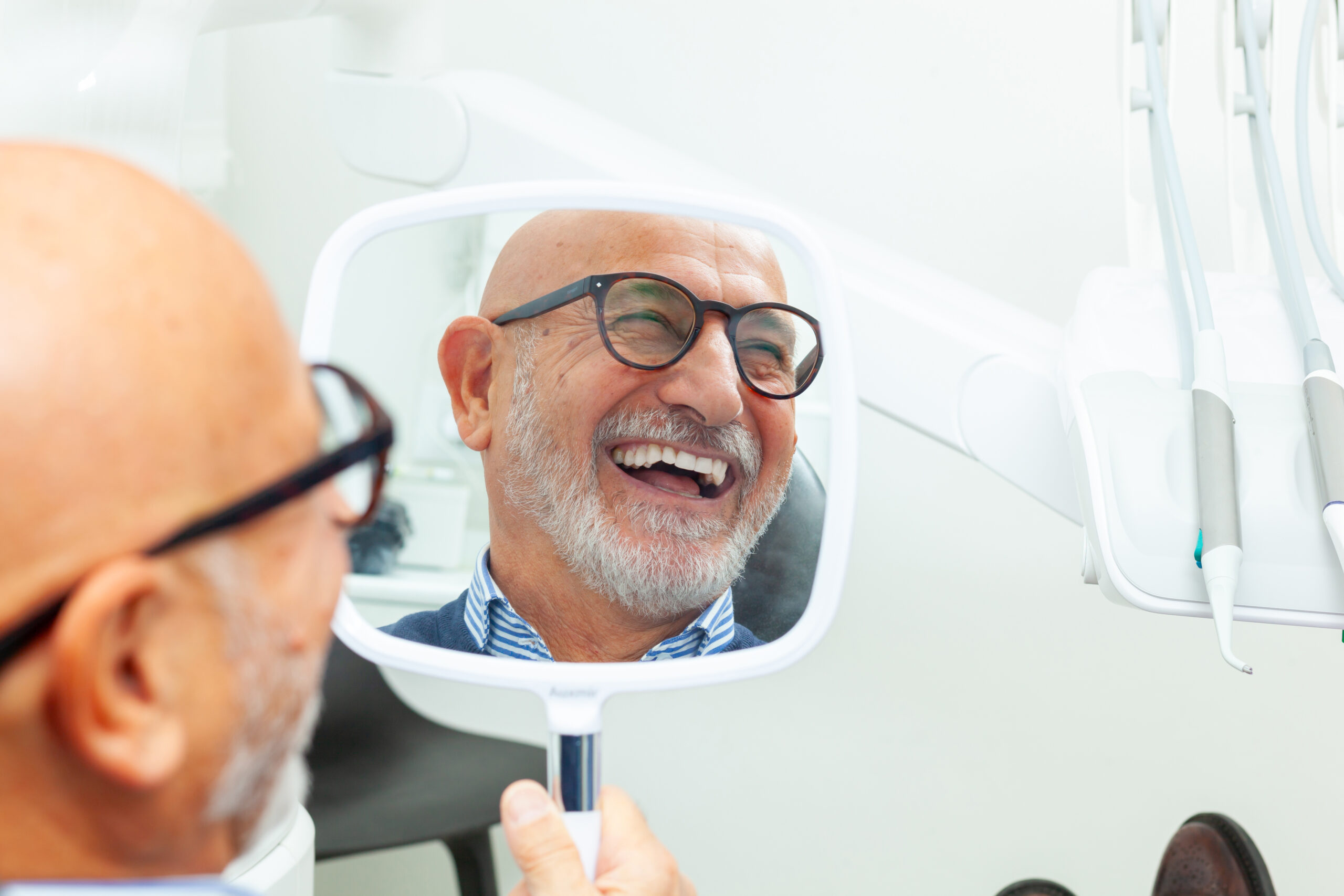 The Hidden Connections Between Oral Health and Overall Health in Older Adults 